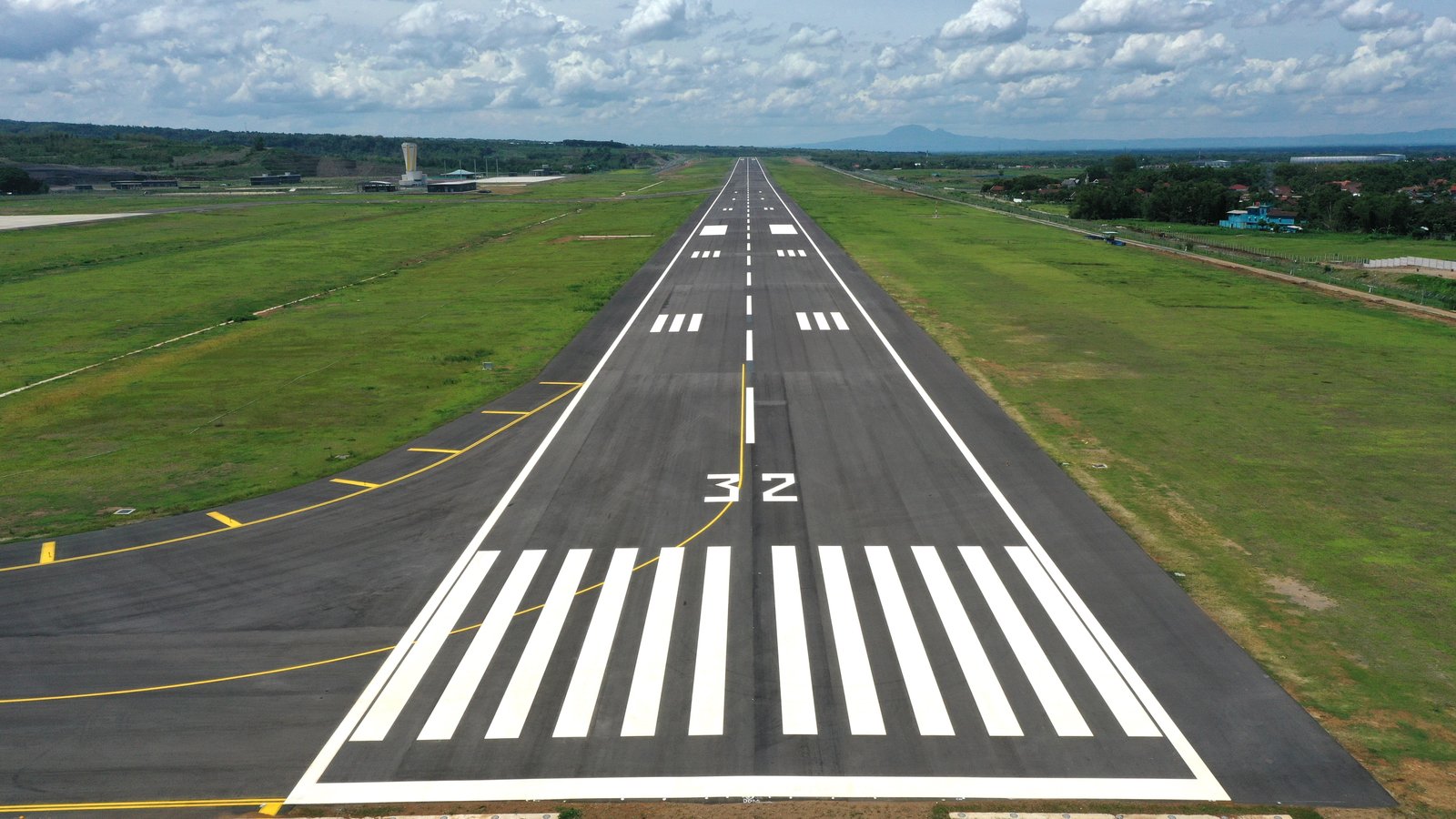 Hero Section Bermuda Grass Dhoho Airport